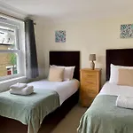 Your Space Apartments - Manor House