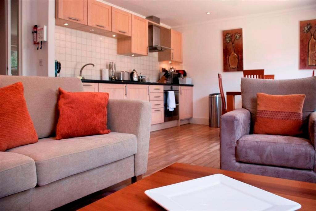 Your Space - Manor House Apartemen