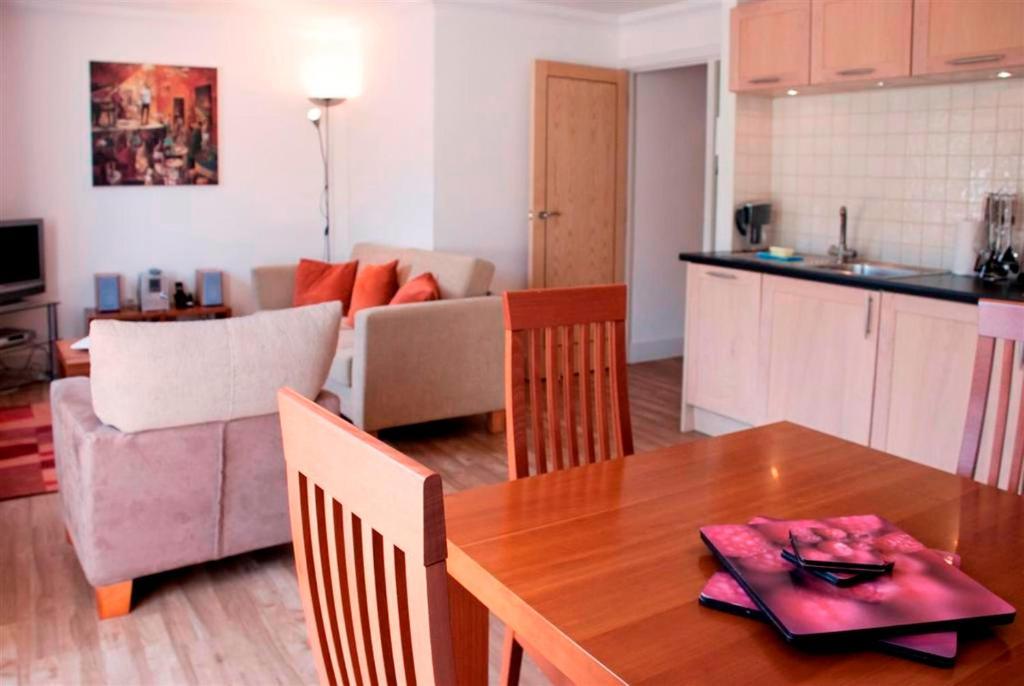 Your Space - Manor House * Cambridge (Cambridgeshire)