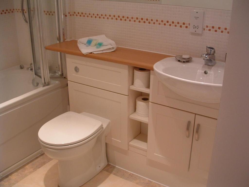 Your Space - Manor House Apartemen